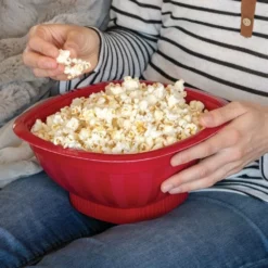 Nordic Ware Pro Pop Popper -Food Prep Tools Shop 60135 lifestyle 780x780 03 92880.1617722754.1280.1280