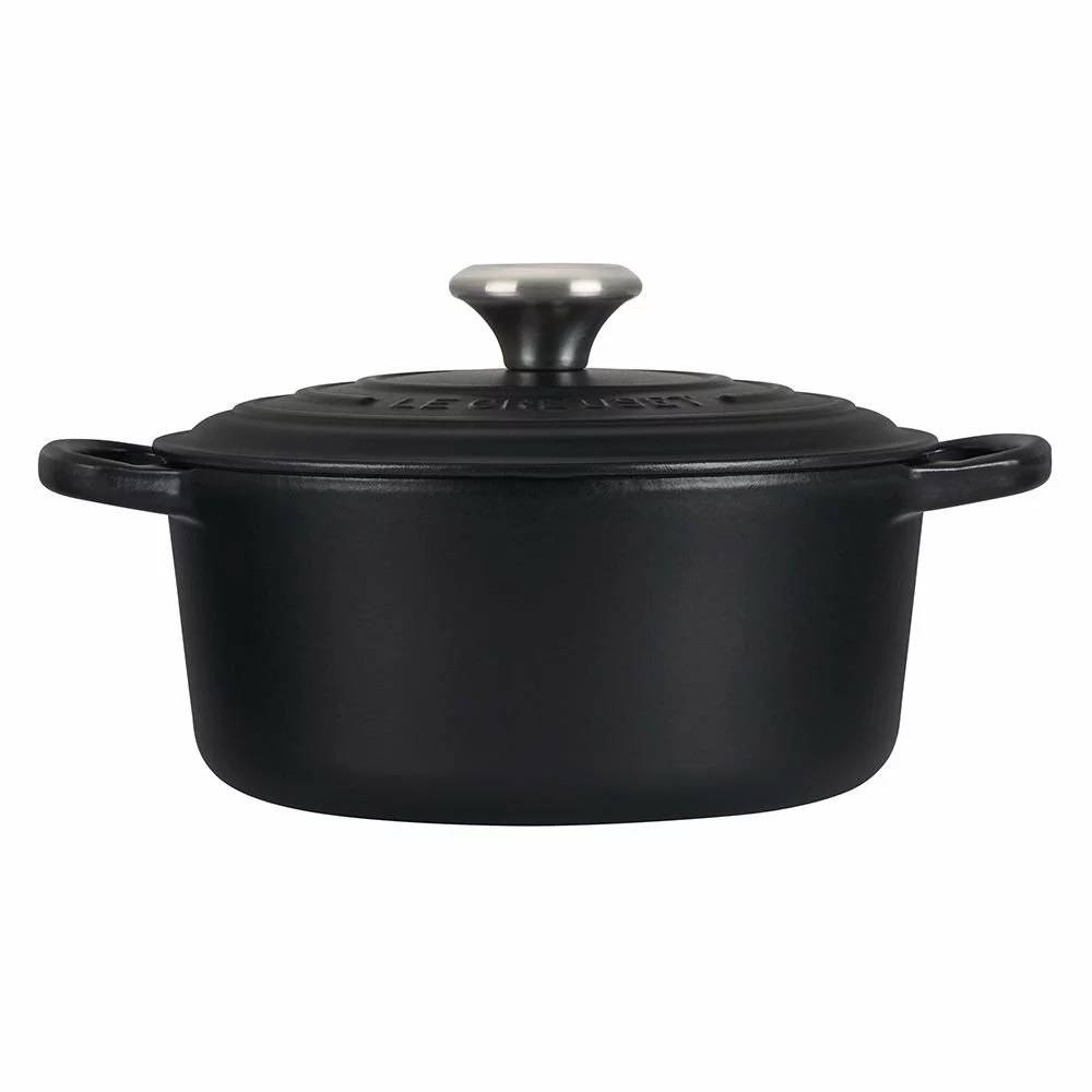 Le Creuset 3.5 Qt. Round Signature Dutch Oven With Stainless Steel Knob | Licorice 4 Le Creuset 3.5 Qt. Round Signature Dutch Oven With Stainless Steel Knob | Licorice - Image 2