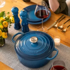 Le Creuset 5.5 Qt. Round Signature Cast Iron Dutch Oven With Stainless Steel Knob | Marseille Blue -Food Prep Tools Shop rs16006 0921 lecreuset lifestyle 43