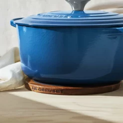 Le Creuset 5.5 Qt. Round Signature Cast Iron Dutch Oven With Stainless Steel Knob | Marseille Blue -Food Prep Tools Shop rs16172 le creuset magnetictrivetattached ret 1