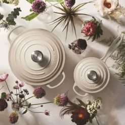 Le Creuset 4.5 Qt. Round Signature Dutch Oven With Stainless Steel Knob | Meringue White 9 Le Creuset 4.5 Qt. Round Signature Dutch Oven With Stainless Steel Knob | Meringue White -Food Prep Tools Shop rs9169 spring 2019 meringueflowers 1130 2