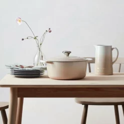 Le Creuset 5.5 Qt. Round Signature Cast Iron Dutch Oven With Stainless Steel Knob | Meringue White 15 Le Creuset 5.5 Qt. Round Signature Cast Iron Dutch Oven With Stainless Steel Knob | Meringue White -Food Prep Tools Shop rs9182 spring 2019 meringuetablescapeplates 0337