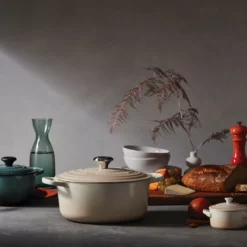 Le Creuset 5.5 Qt. Round Signature Cast Iron Dutch Oven With Stainless Steel Knob | Meringue White 13 Le Creuset 5.5 Qt. Round Signature Cast Iron Dutch Oven With Stainless Steel Knob | Meringue White -Food Prep Tools Shop rs9801 lca fall fallpalette02 1626oceanmeringue