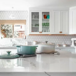 Le Creuset 4.5 Qt. Round Signature Dutch Oven With Stainless Steel Knob | Sea Salt -Food Prep Tools Shop rs9841 img 1385